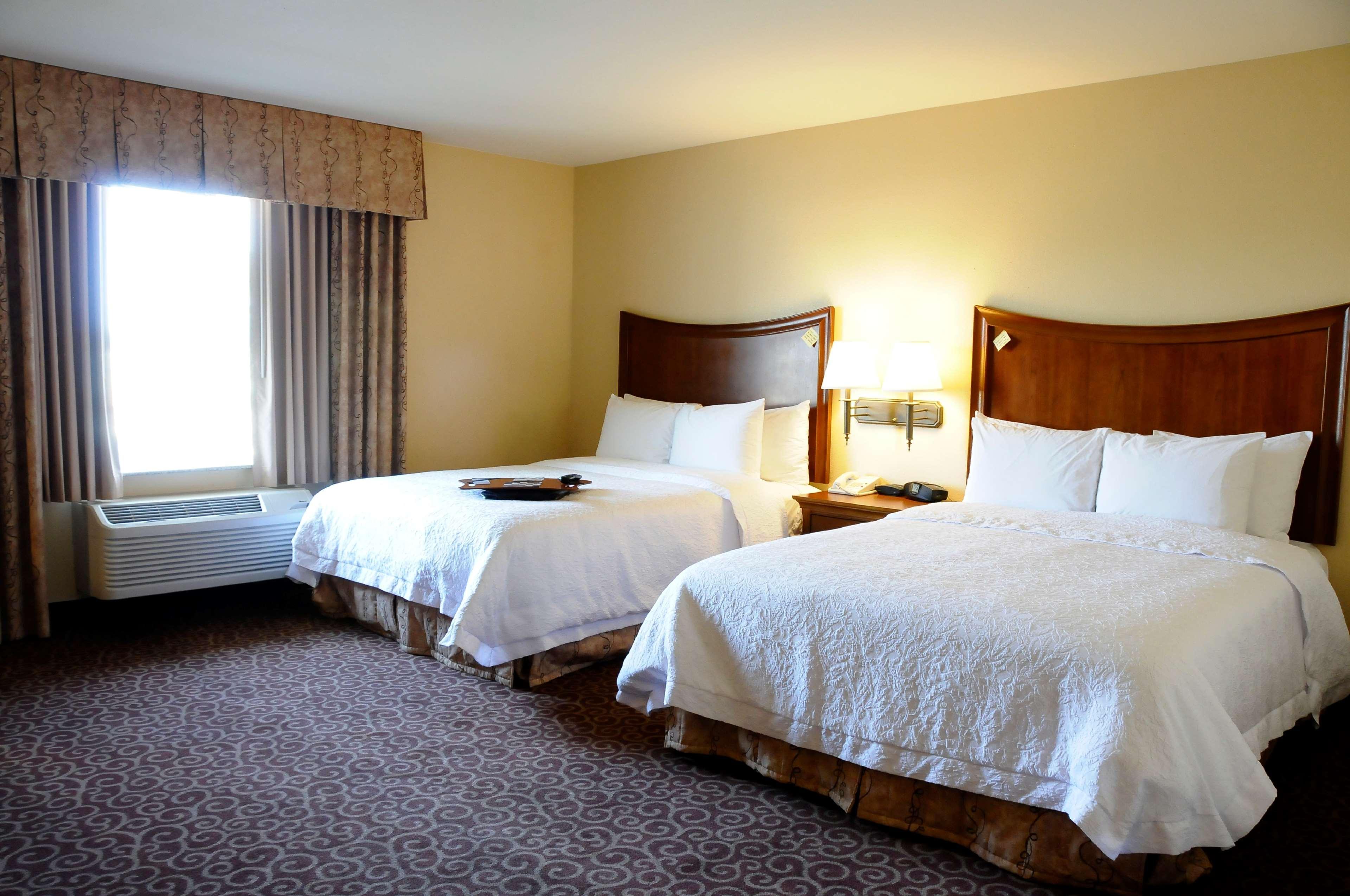 Hampton Inn & Suites רד בלאף מראה חיצוני תמונה