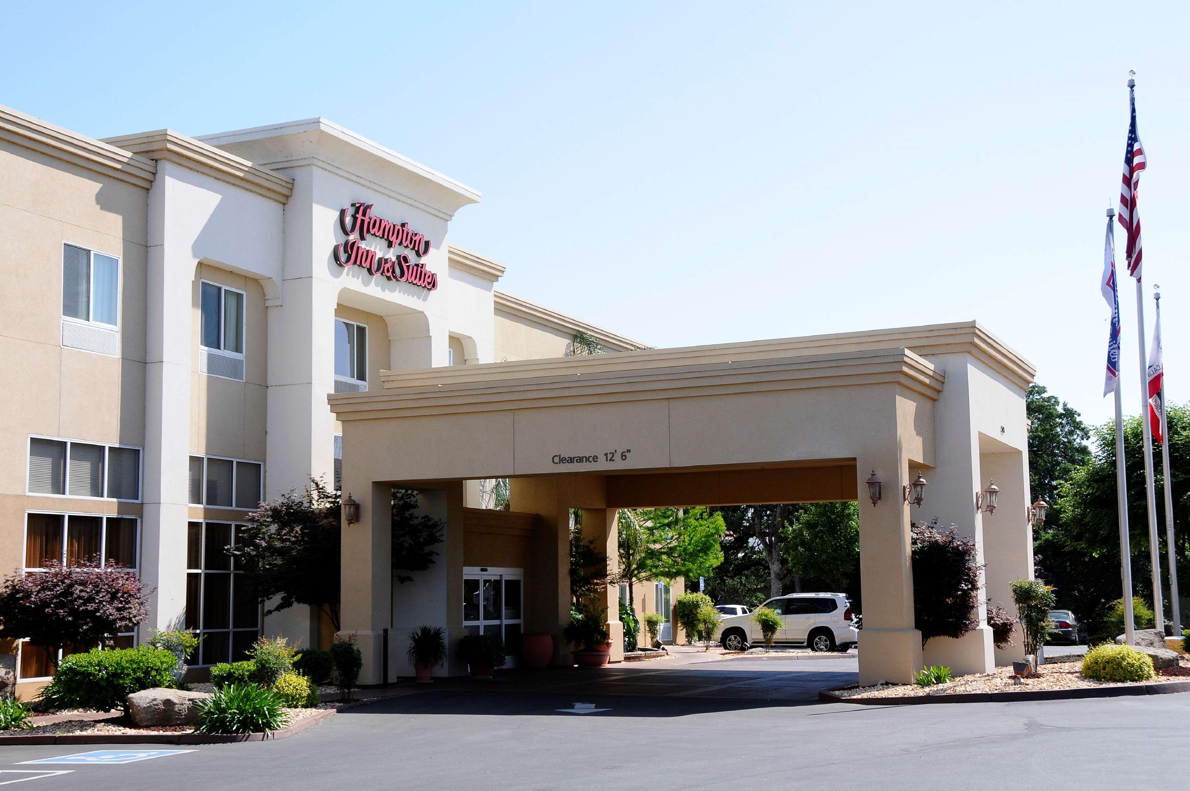 Hampton Inn & Suites רד בלאף מראה חיצוני תמונה