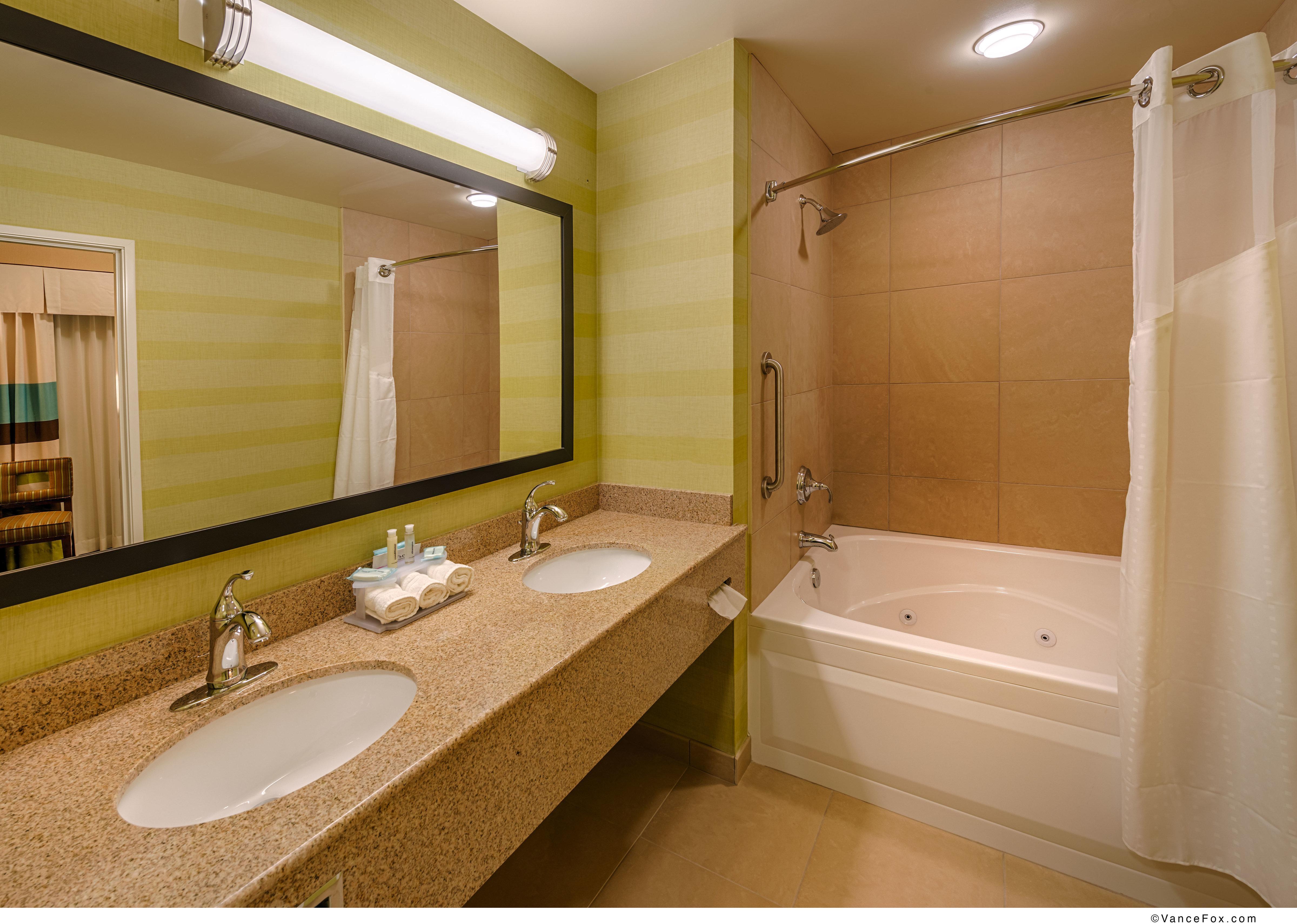 Hampton Inn & Suites רד בלאף מראה חיצוני תמונה