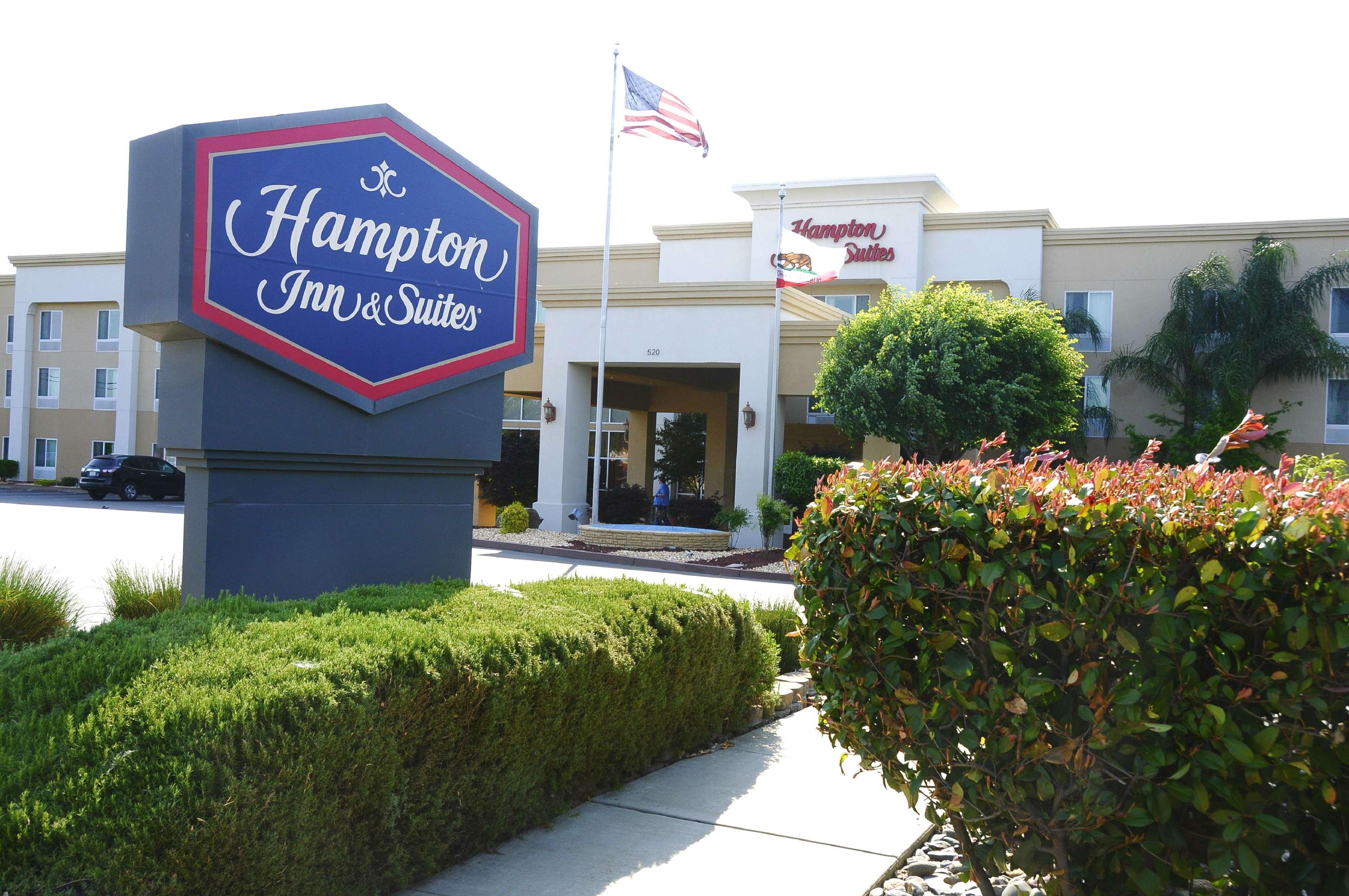 Hampton Inn & Suites רד בלאף מראה חיצוני תמונה
