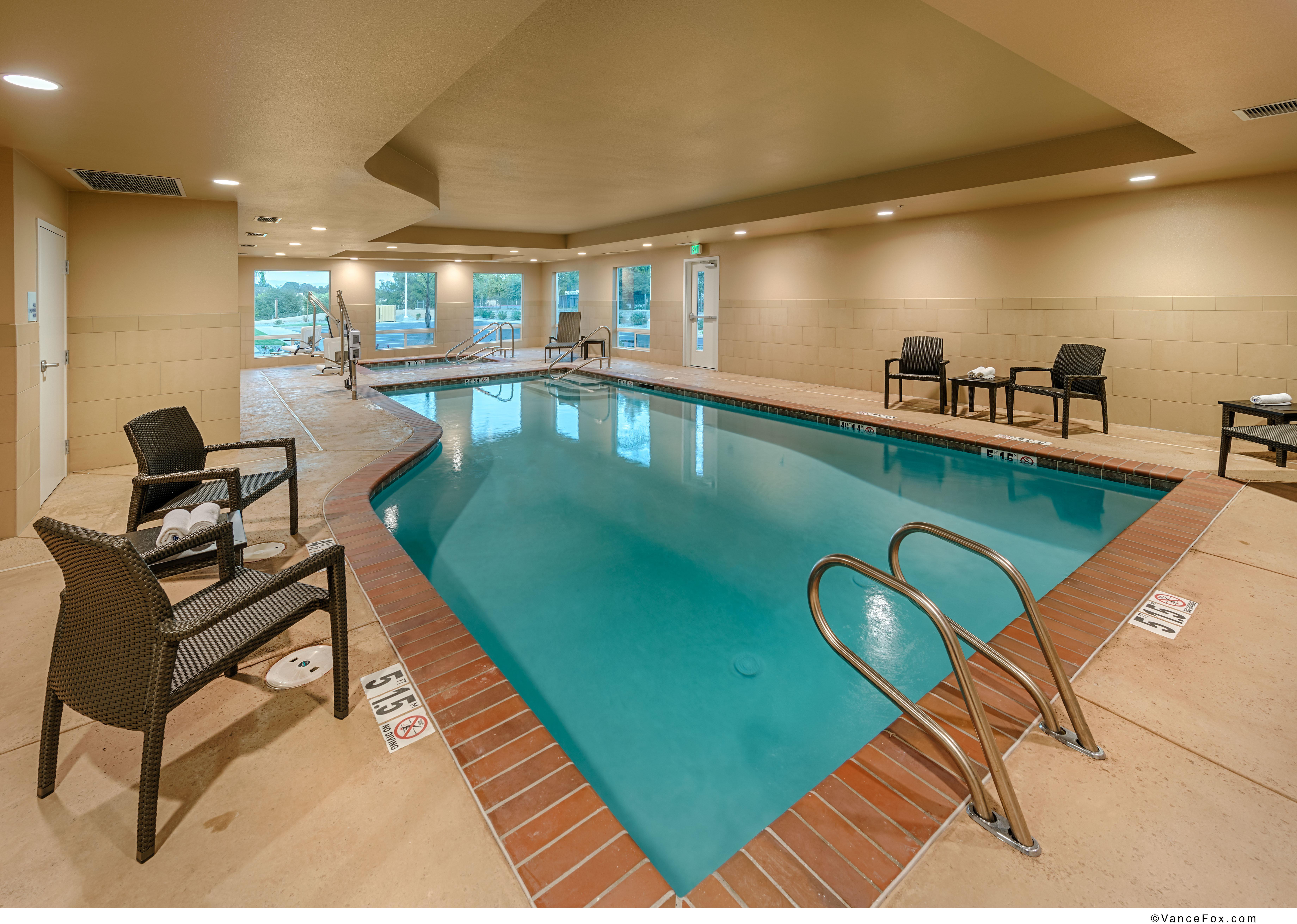Hampton Inn & Suites רד בלאף מראה חיצוני תמונה