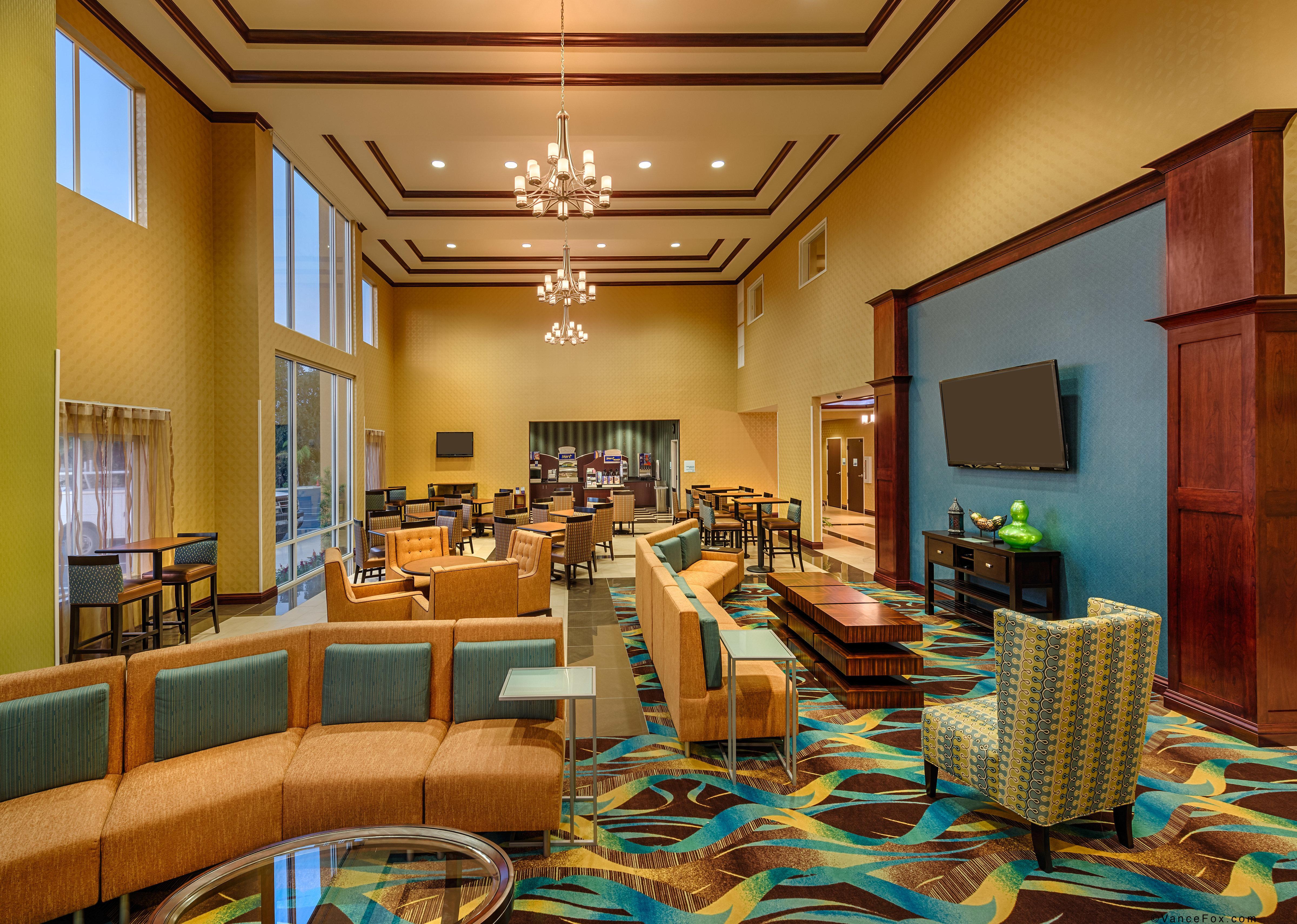 Hampton Inn & Suites רד בלאף מראה חיצוני תמונה