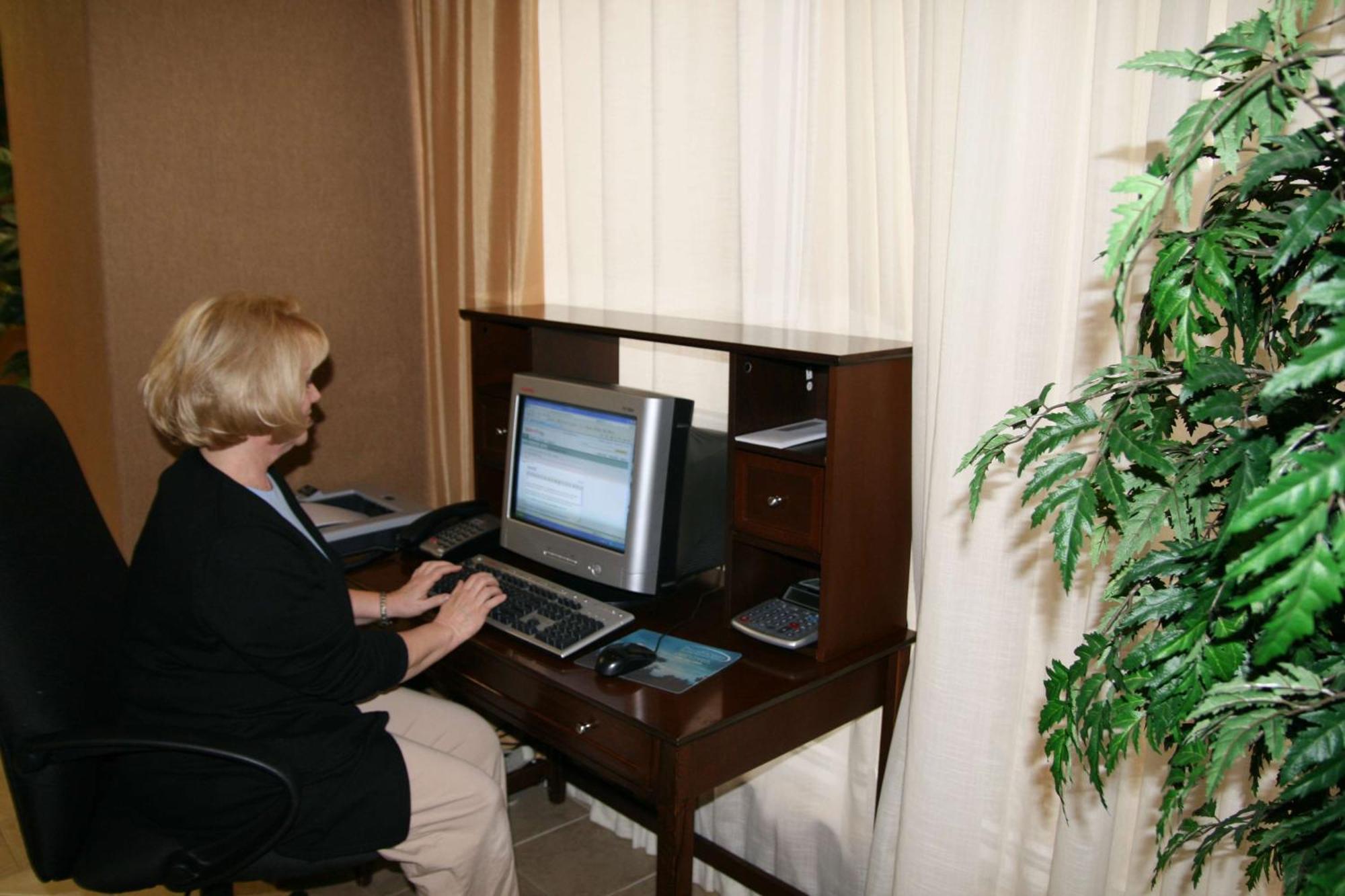 Hampton Inn & Suites רד בלאף מראה חיצוני תמונה