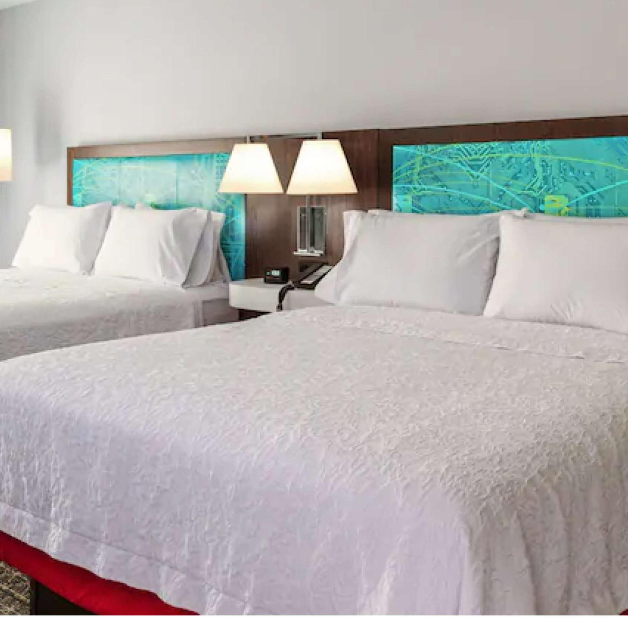 Hampton Inn & Suites רד בלאף מראה חיצוני תמונה