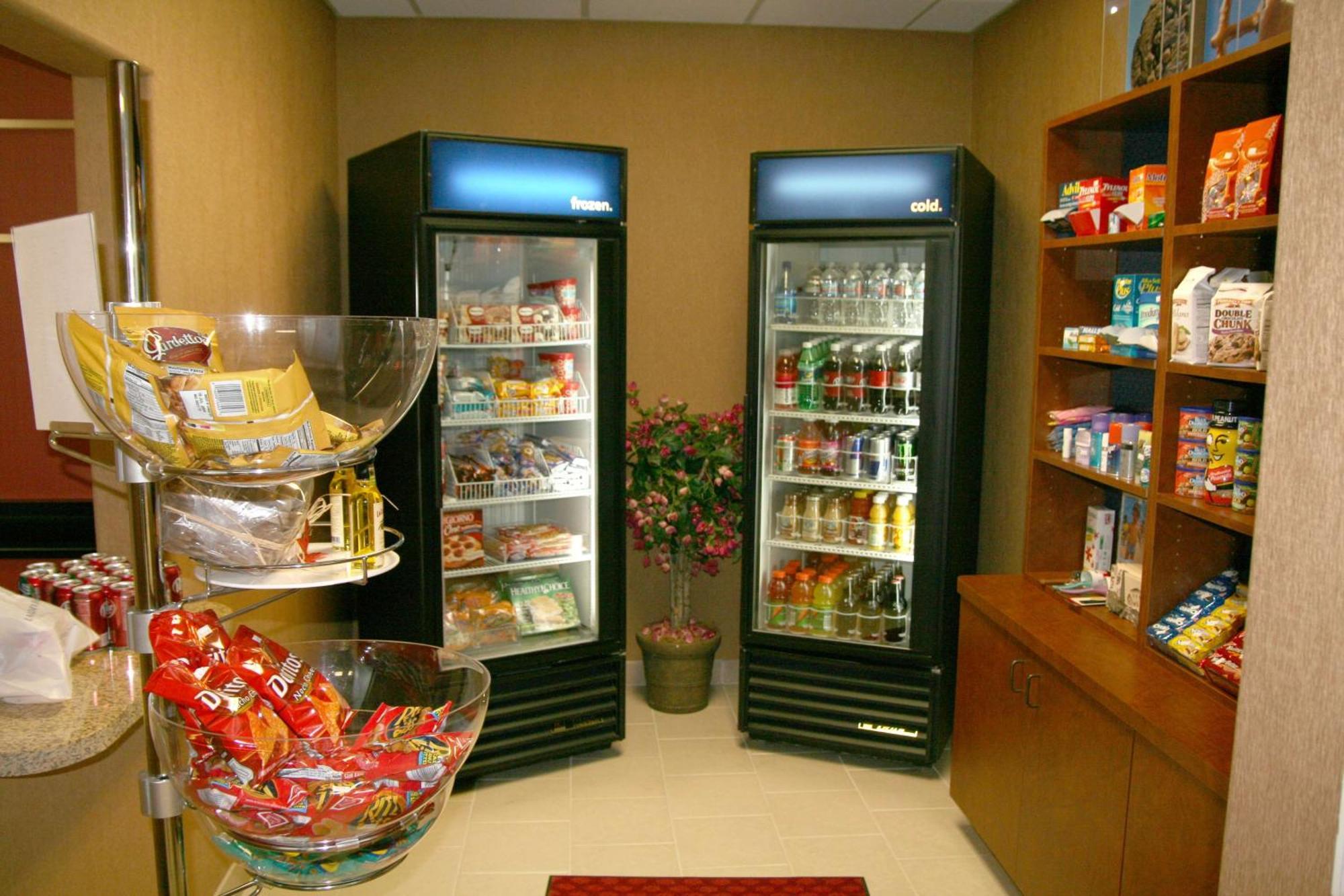 Hampton Inn & Suites רד בלאף מראה חיצוני תמונה